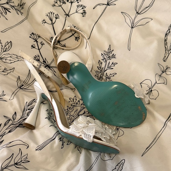 Betsey Johnson cali ivory heels